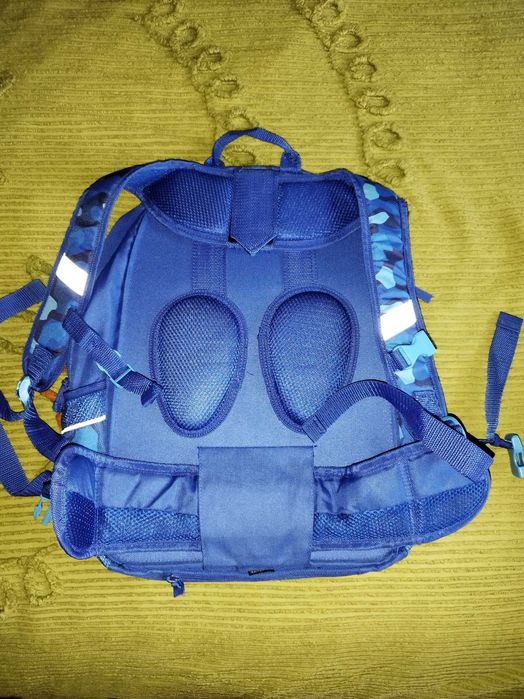 Ghiozdan ergonomic pentru băieți