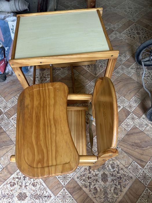 Продам детский стол