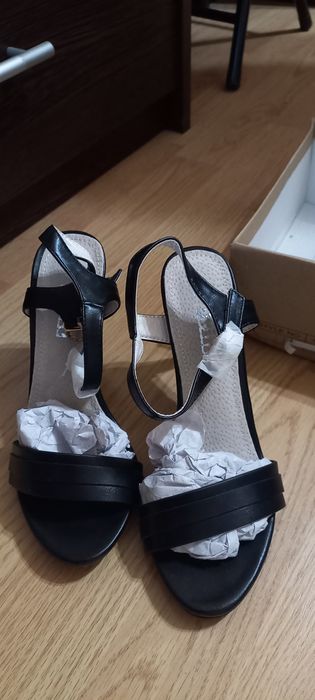 Sandale piele naturală 37,noi