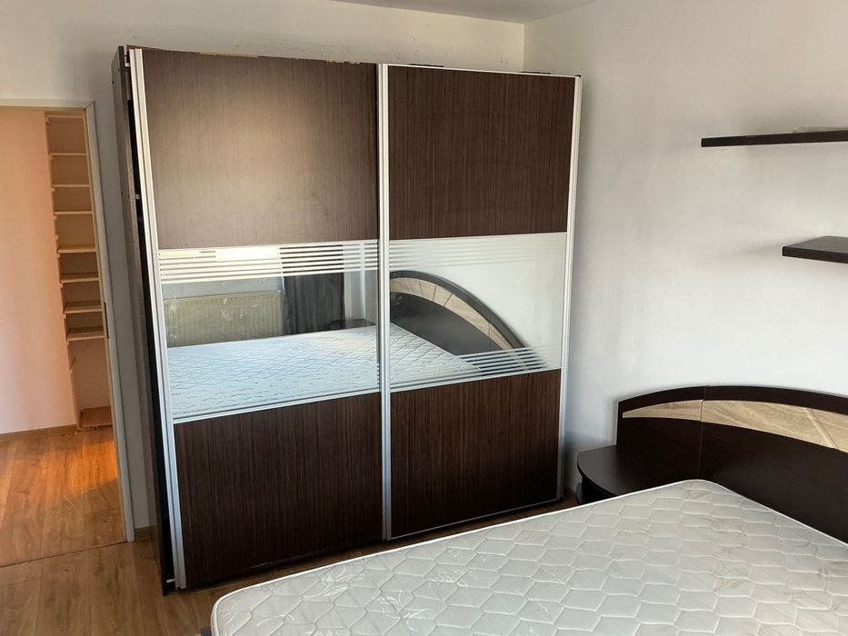 Inchiriez apartament cu 3 camere, decomandat mobilat si utilat, pe Traian, privat