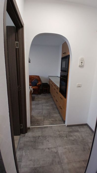 Inchiriez apartament