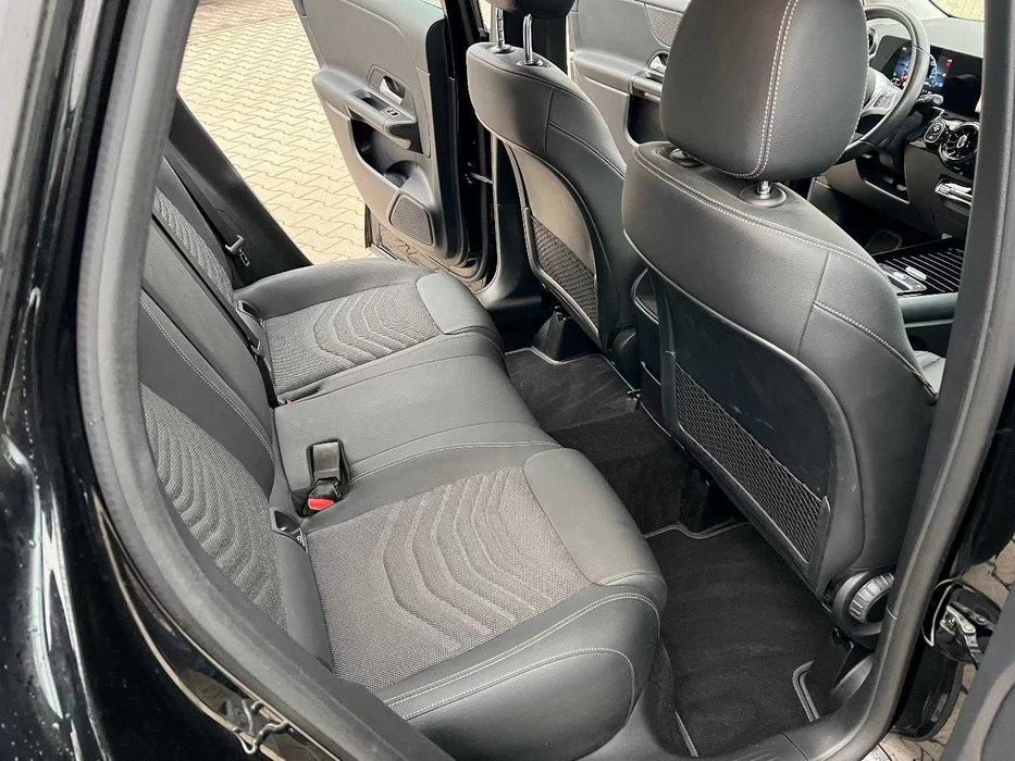 Mercedes-Benz GLA 180, 2024