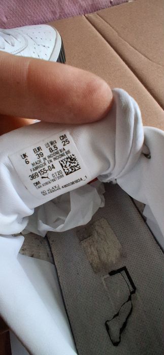 Adidasi din piele Puma mărimea 39