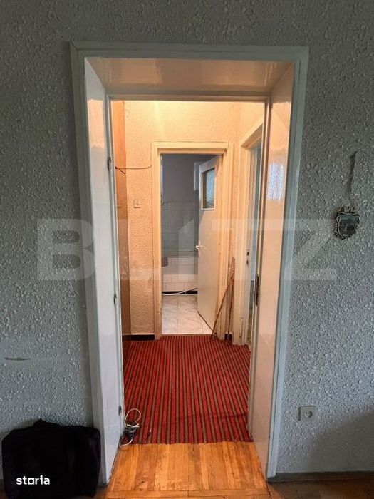 Apartament cu 3 camere, ultracentral, semidecomandat
