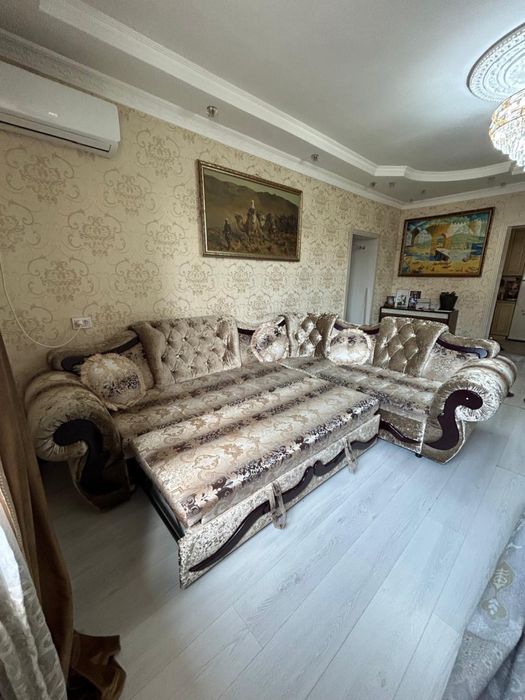 Диван из дерева