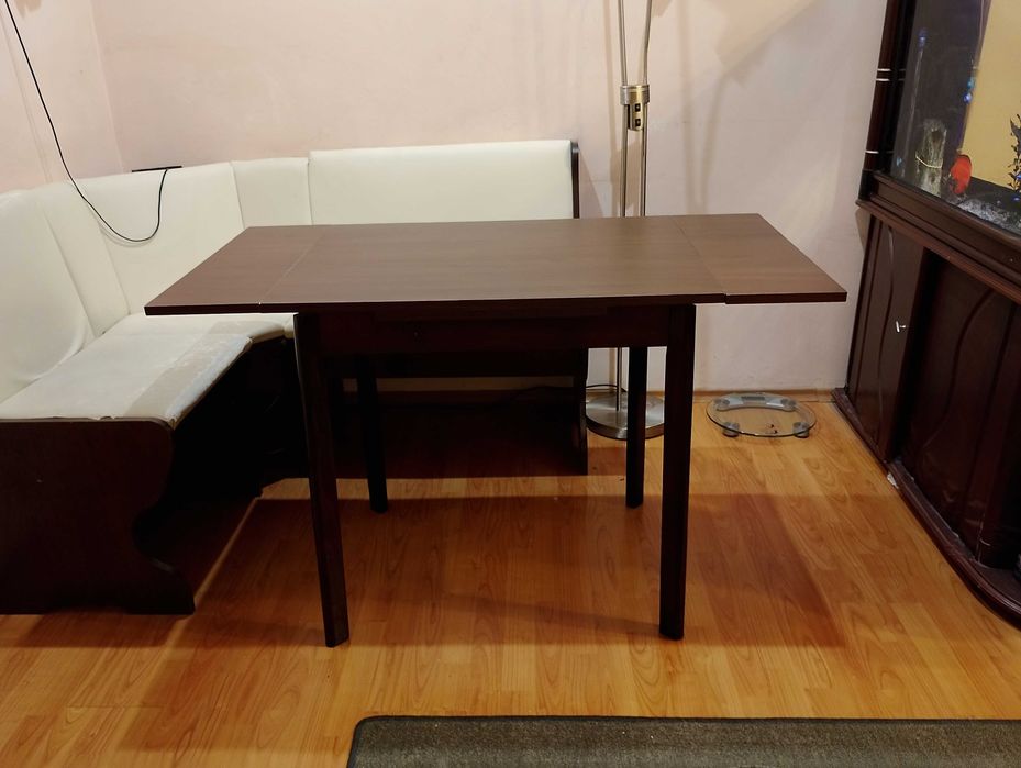 Продавам холни мебели