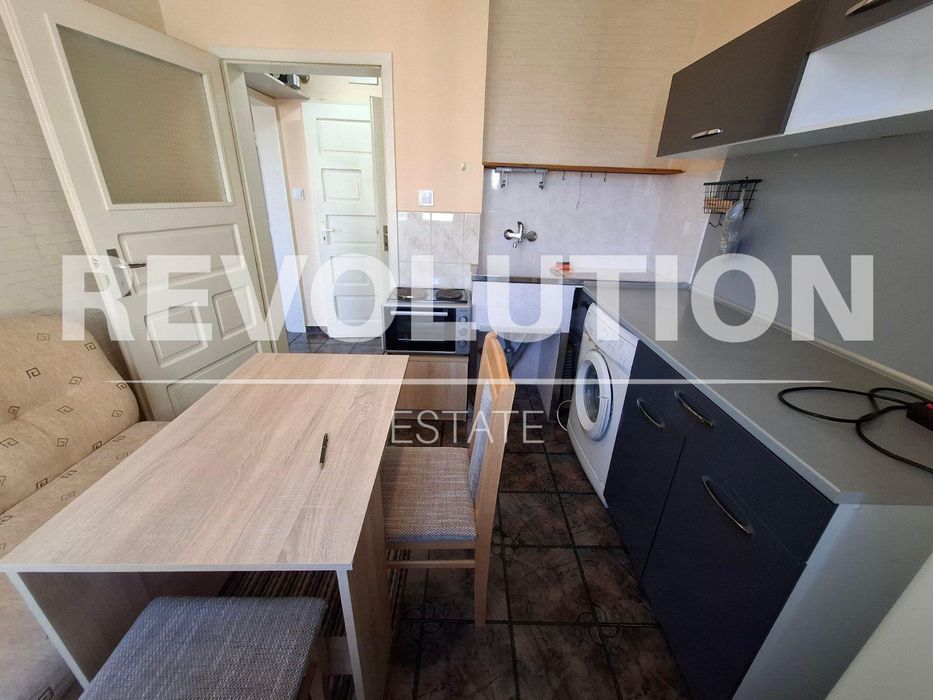 Дава се под наем Двустаен апартамент в Варна, Център - 60 кв.м за 348.84 € - Снимка #3