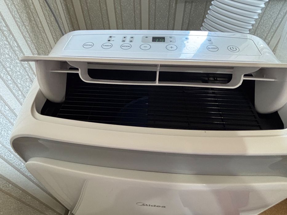 Кондиционер Midea напольный