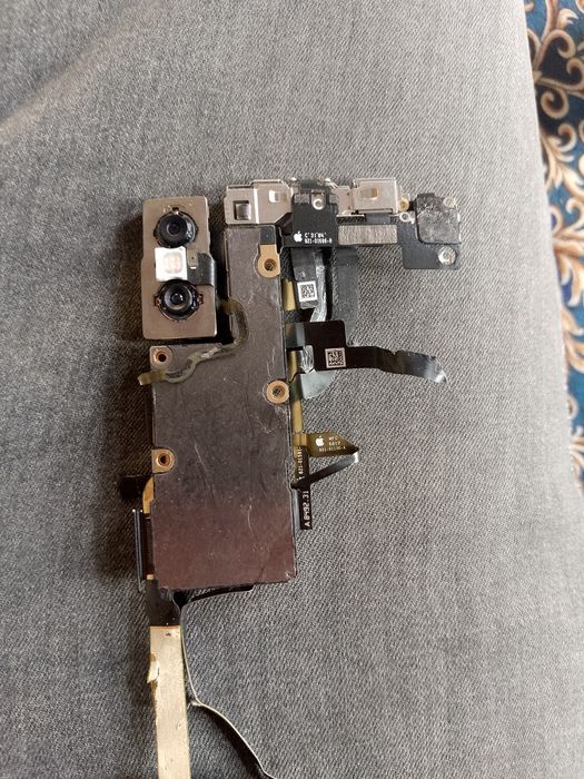 Iphone x 64gb plata sotiladi