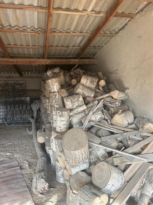 Продаются гора бревна и поленья