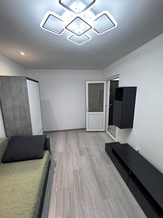 Vand garsoniera renovata recent