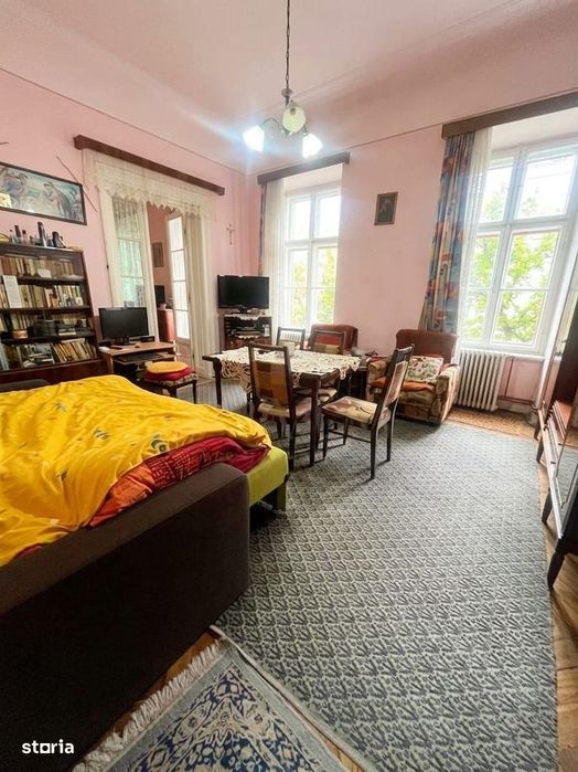 Apartament 3 camere, curte, zona Centrala-Ultracentrala