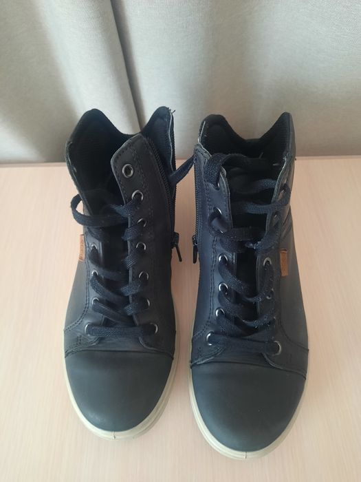 Кроссовки кожаные детские