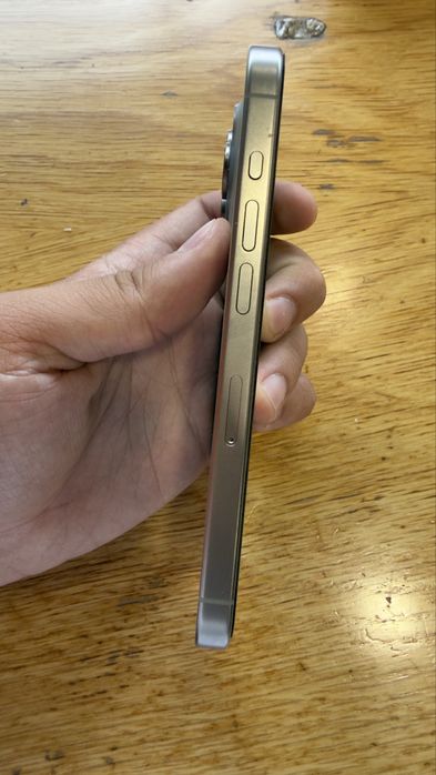 I phone 15 pro 256