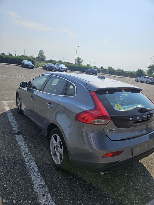 Vând Volvo v40 2015