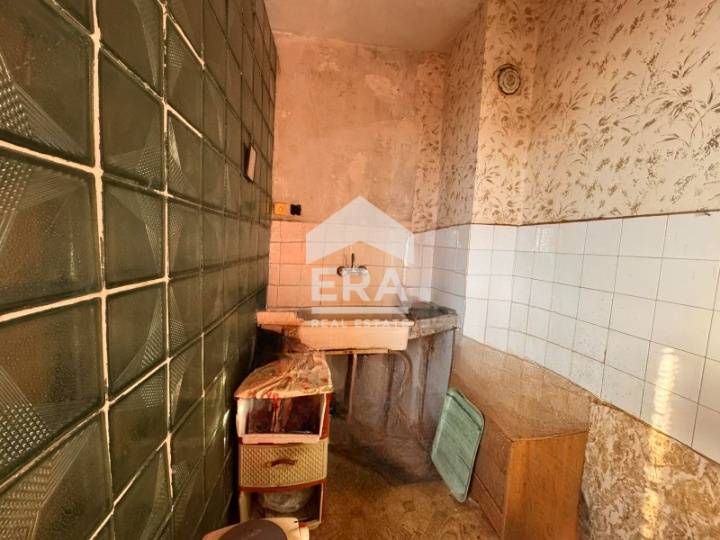 ЕКСКЛУЗИВНО! Изцяло южна, разширена гарсониера в предпочитаната част н