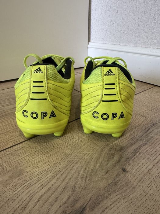 Футбольные бутсы Adidas