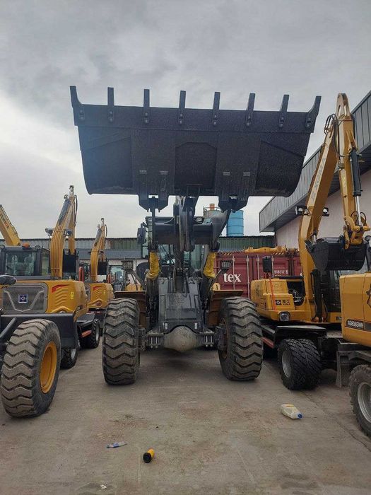 на складе Продаем фронтальный погрузчик XCMG ZL50GN 3,2 куба джостик