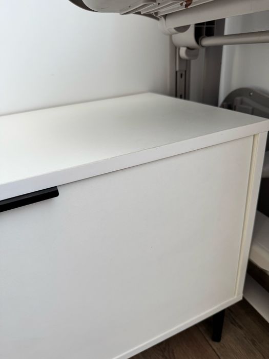 Продам тумбу под телевизор