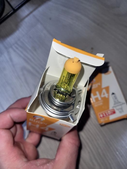Лампочки H 4 желтые продам