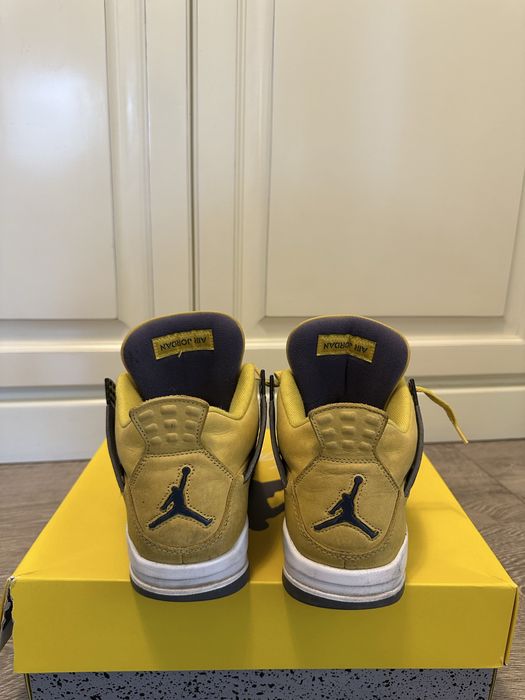 Air Jordan 4 Retro Lightning