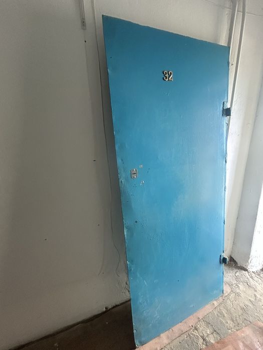 Продам входную дверь