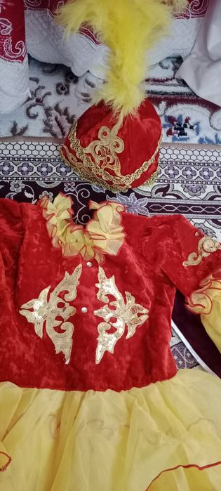 Қазақша киімдер сатылады