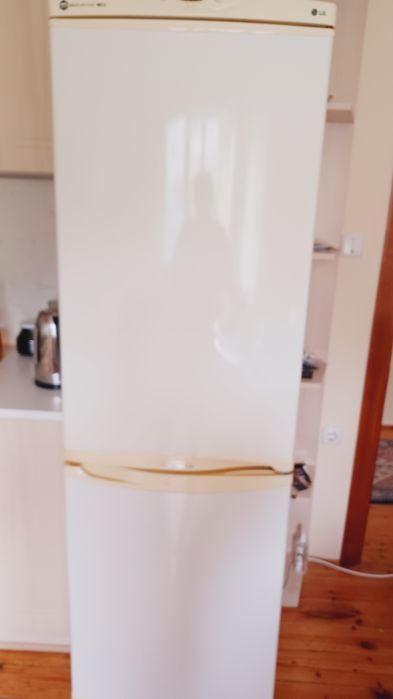 LG Хладилник със Фризер 99лв