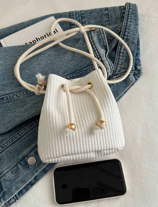 Бяла мини чанта за през рамо с връзки