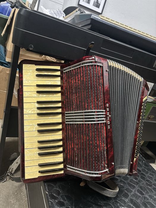 Acordeon Hohner Tango 2 cu 80 basi vergea  lunga vergele