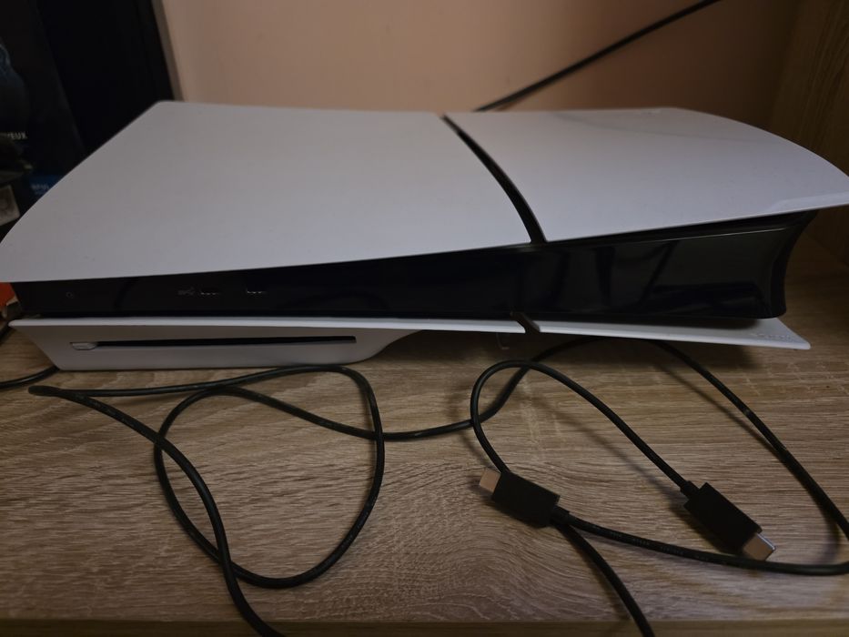 Sony Ps5 1 de 1 TERA cu disc și 2 controllere