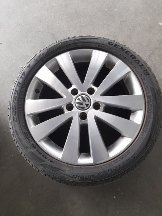 De vănzare un set de jante Aluminiu + Anvelope 225/45/R17 Dot / 202