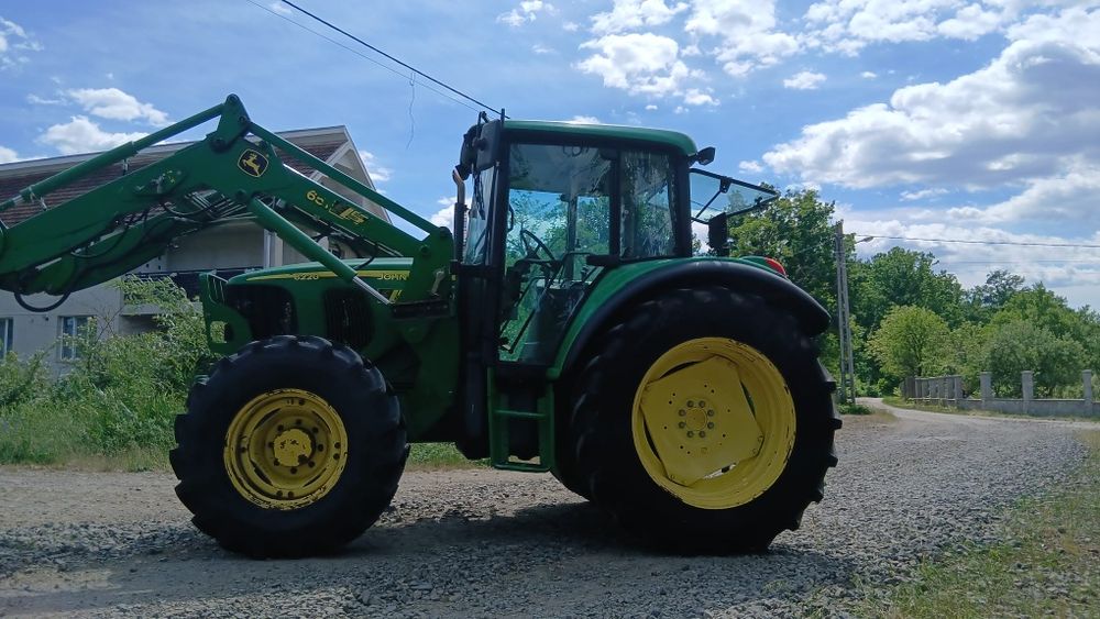 Tractor Jhon Deer 6220 cu incarcator anul  2006