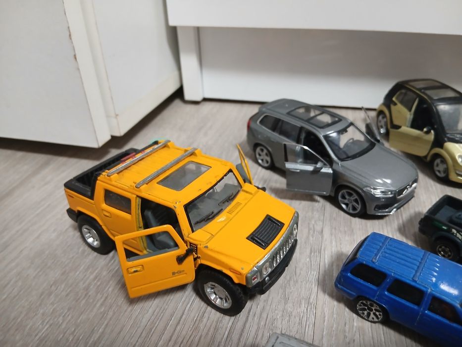 Метални коли ..ии