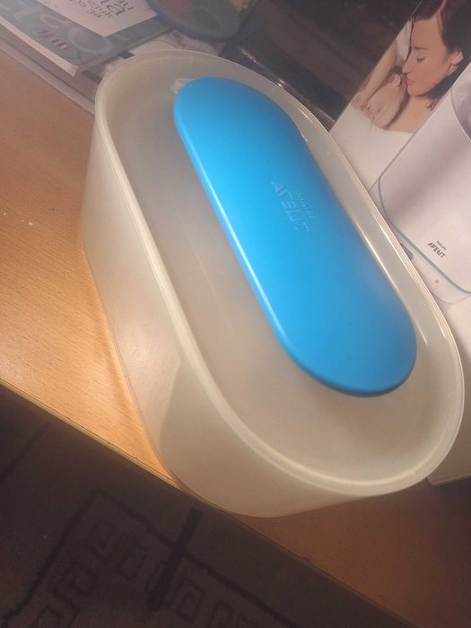 Уред Philips Avent за стерилизиране на бебешки шишета и биберони