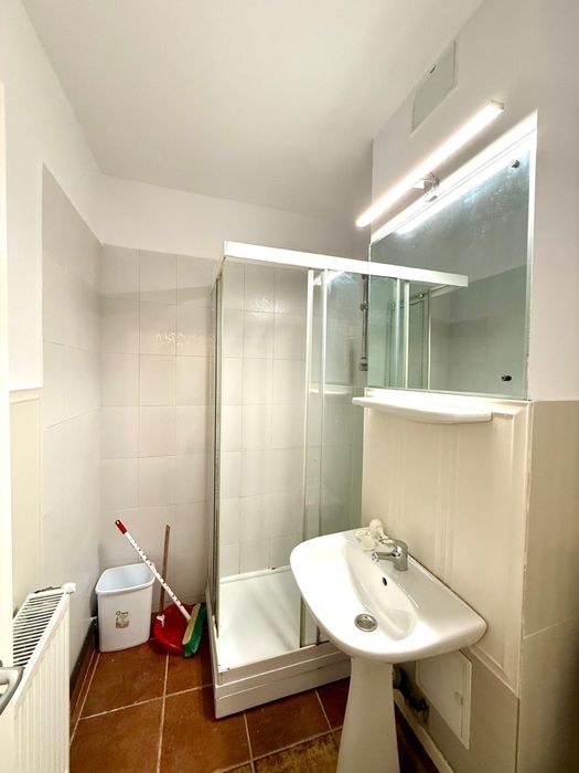 Inchiriez garsoniera