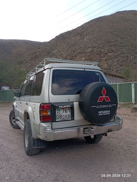 Mitsubishi Pajero 2
