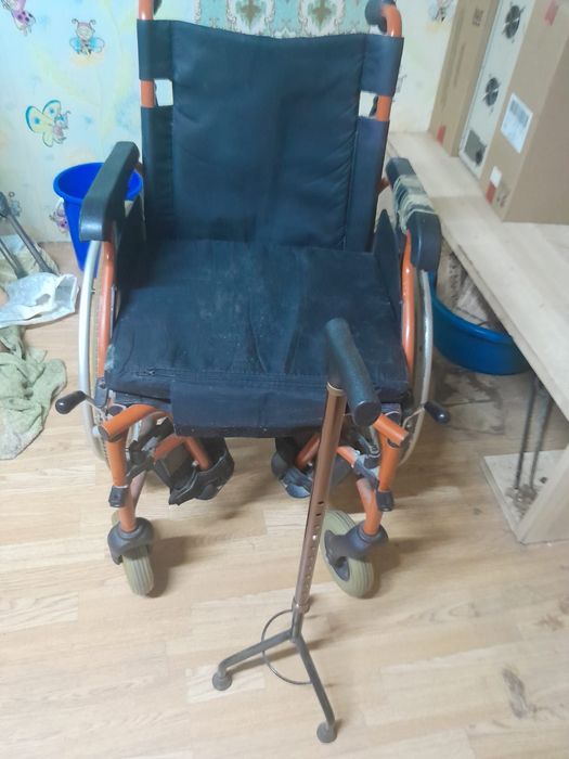 Продам инвалидную коляску