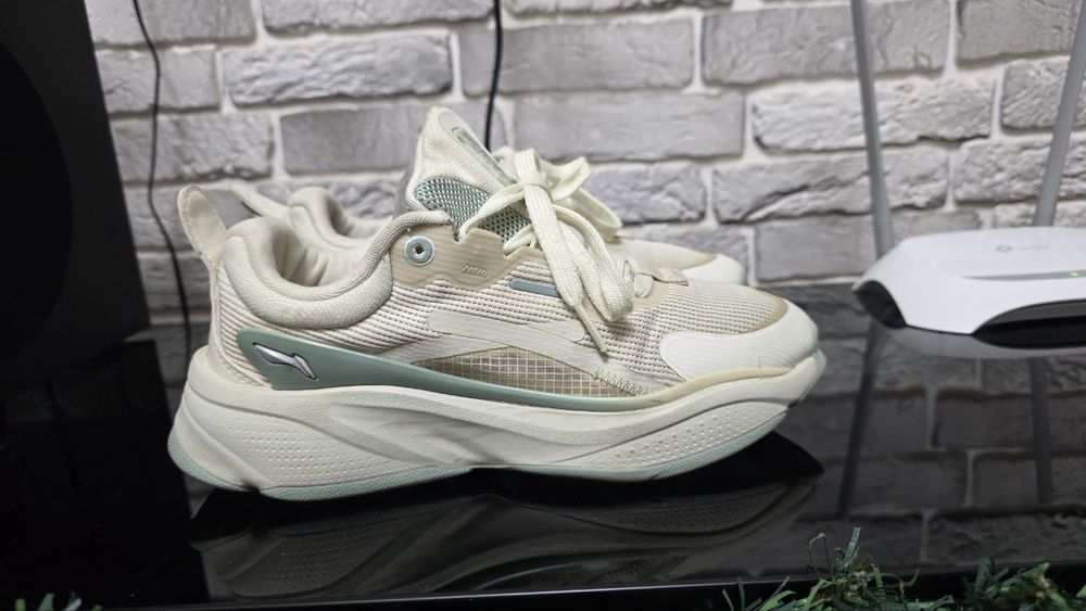 Оригинальные кроссы Li-ning