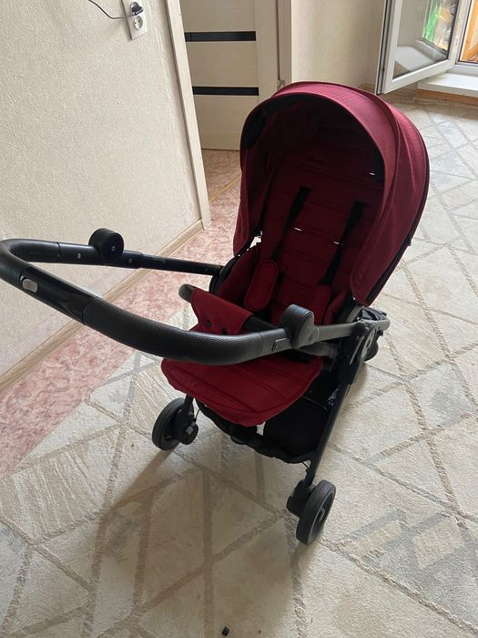 Детская коляска с чехлом