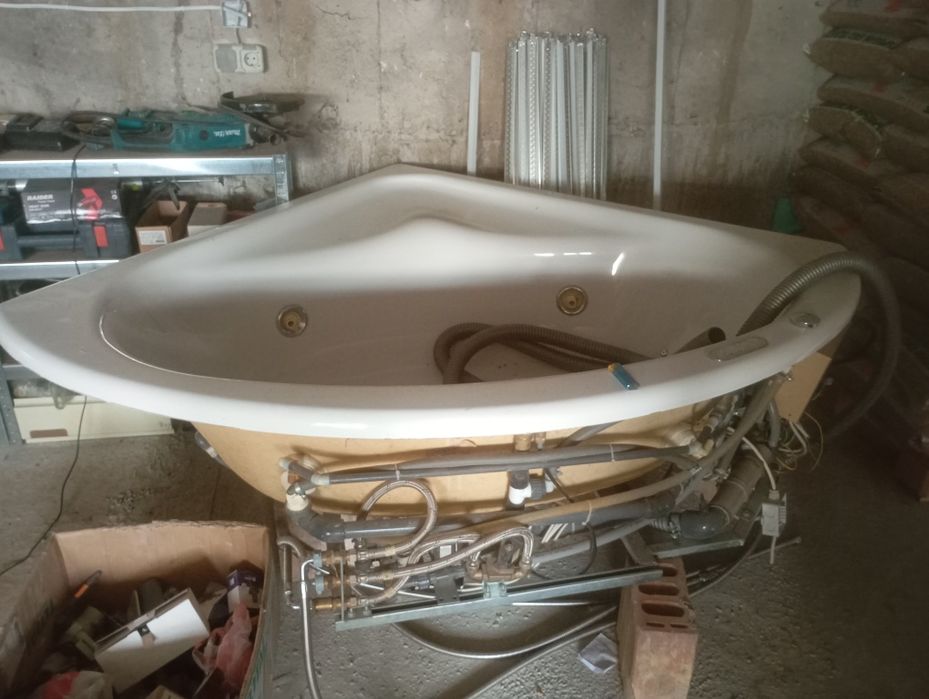 Функциониращо джакузи вана