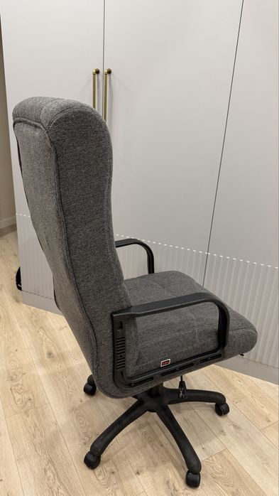 Продам офисное кресло