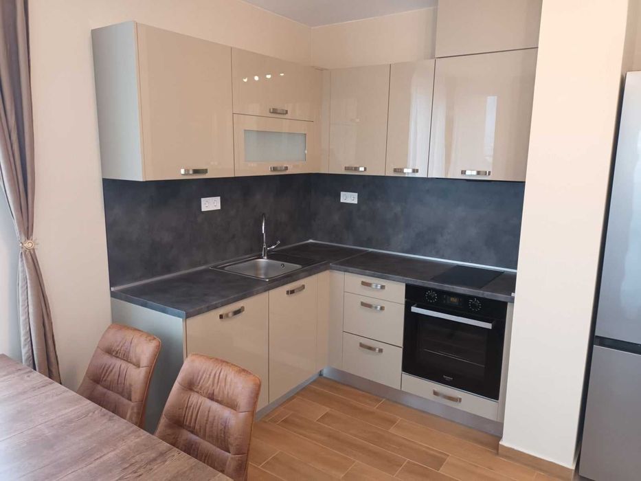 Дава се под наем Тристаен апартамент в София, Изгрев - 85 кв.м за 714 € - Снимка #3