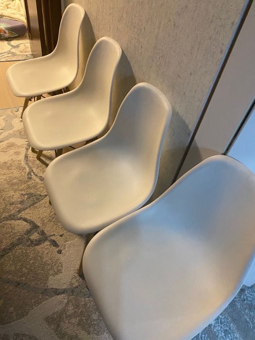 Стулья пластиковые