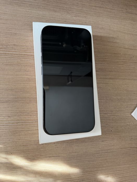 Iphone 16 black 256 GB