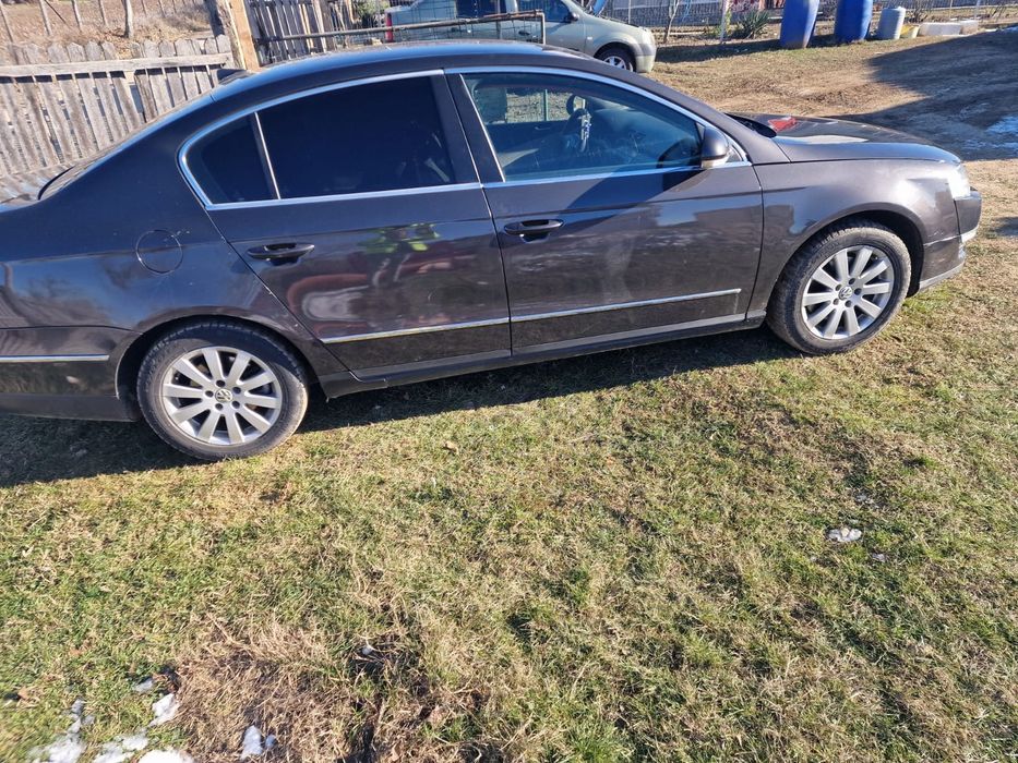 Vând Volkswagen  Passat