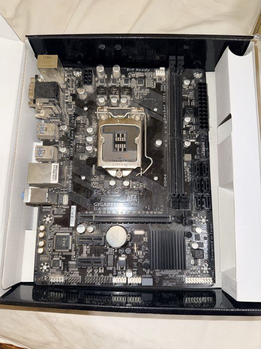 Gigabyte b260m-D2V