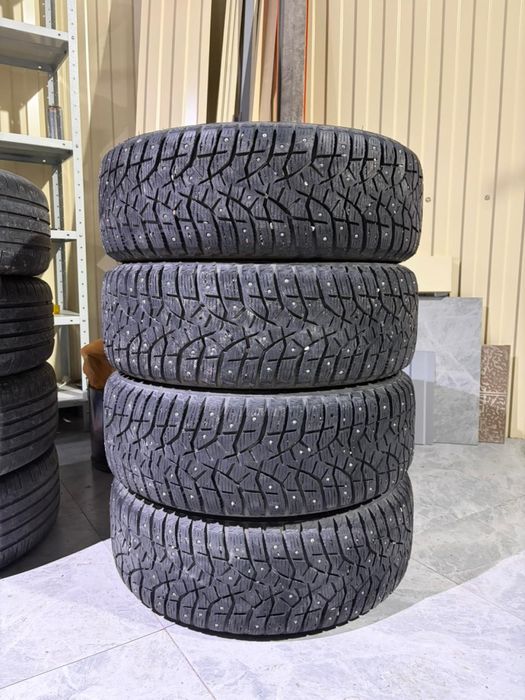 Продам комплект дисков с резиной Bridgestone