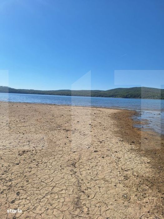 Teren de vanzare 1.600 mp cu deschidere la lac – zona Lacul Surduc