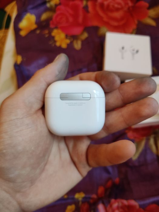 Продам AirPods 4